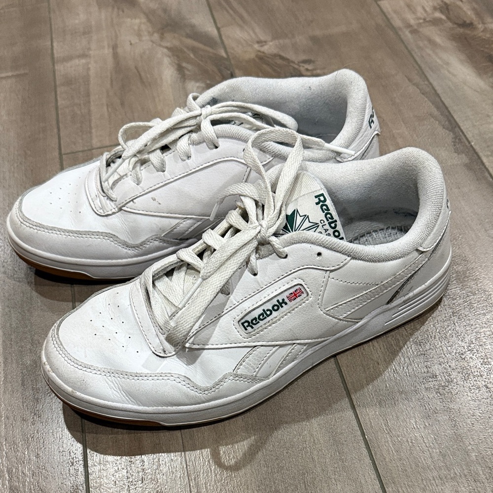 Reebok Classic White Leather Low-Top Sneakers with Subtle Green Logo